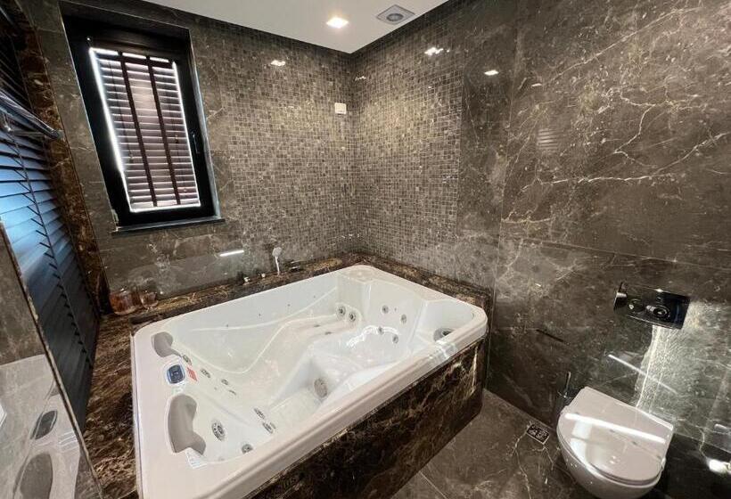 هتل Golden Palace