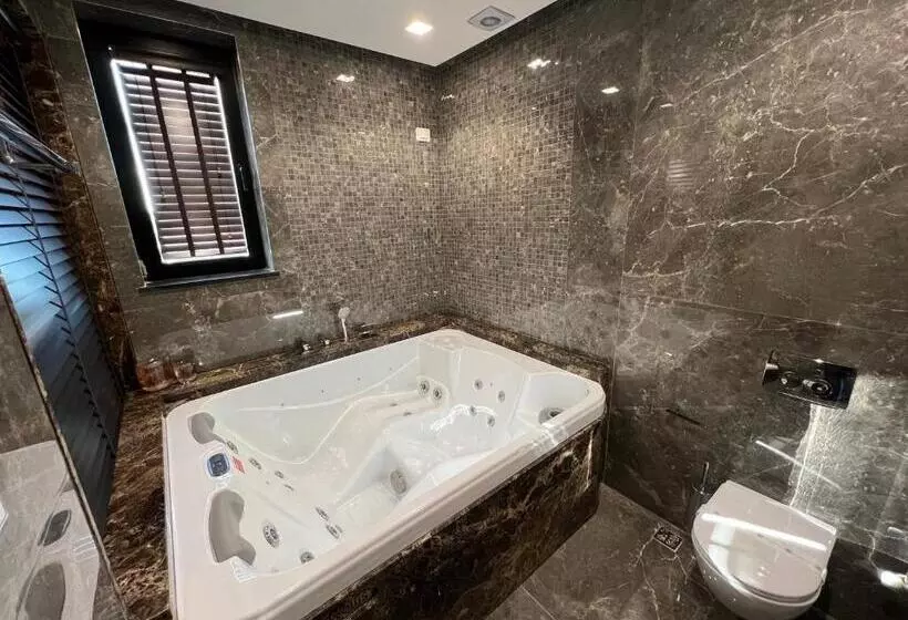 ホテル Golden Palace