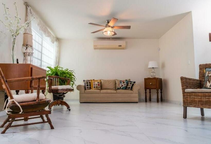 پانسیون Hosteleria Casa Margarita