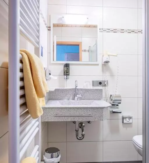 Retkeilymaja Gasthof Weißer Schwan