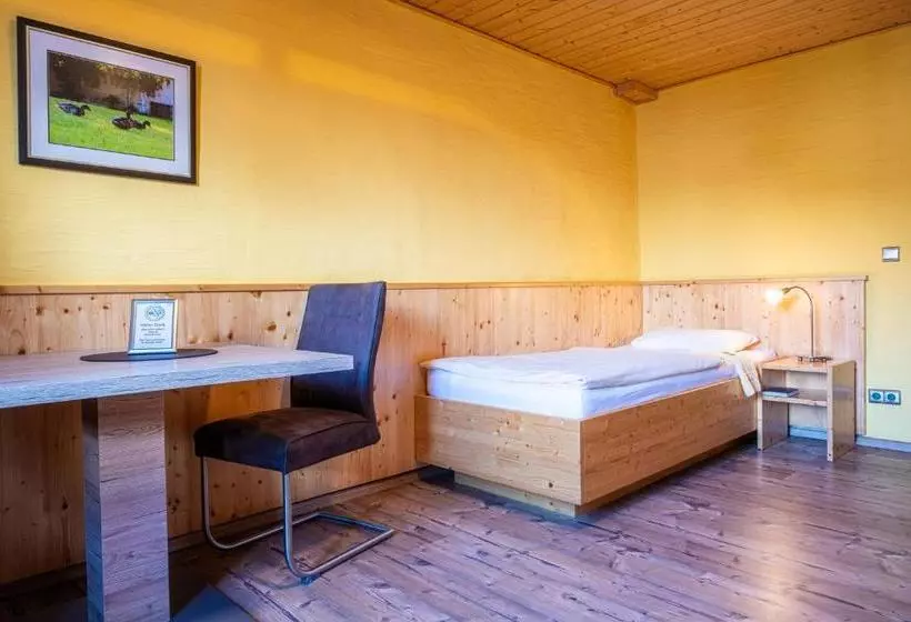 Retkeilymaja Gasthof Weißer Schwan