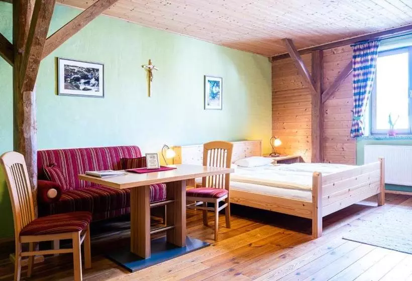 Retkeilymaja Gasthof Weißer Schwan