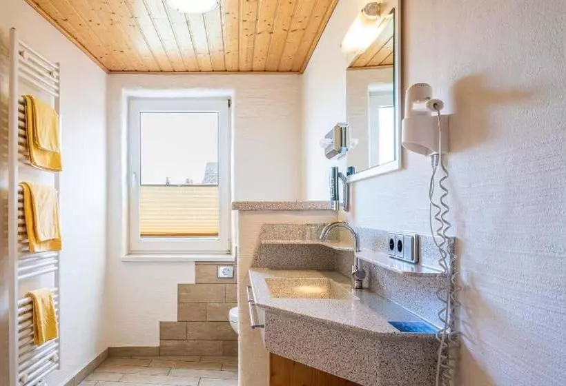 Retkeilymaja Gasthof Weißer Schwan