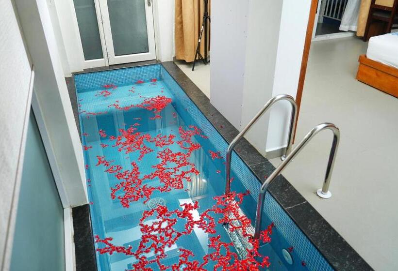 בית מלון כפרי Aveda Munnar Mountains And Mist