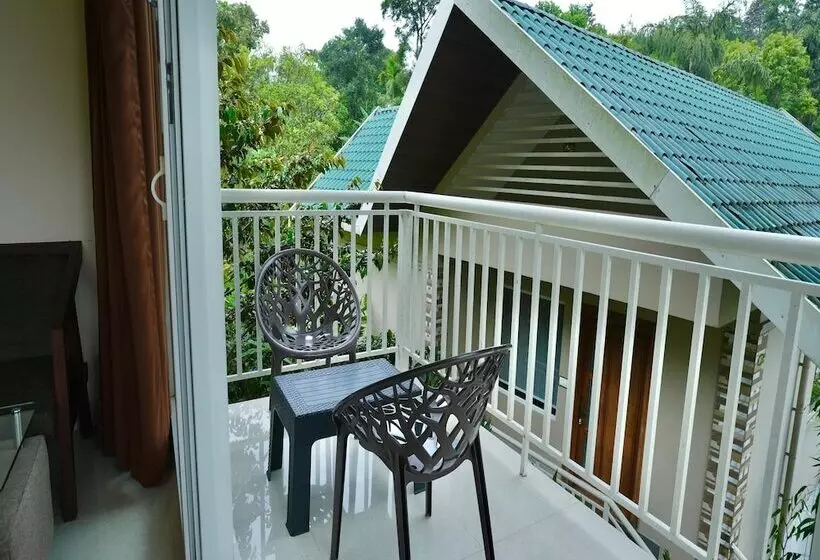 ホテル Aveda Munnar Mountains And Mist