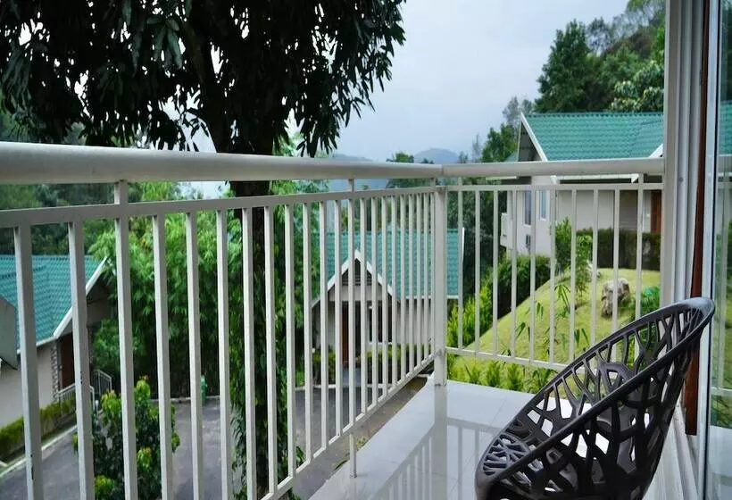 ホテル Aveda Munnar Mountains And Mist