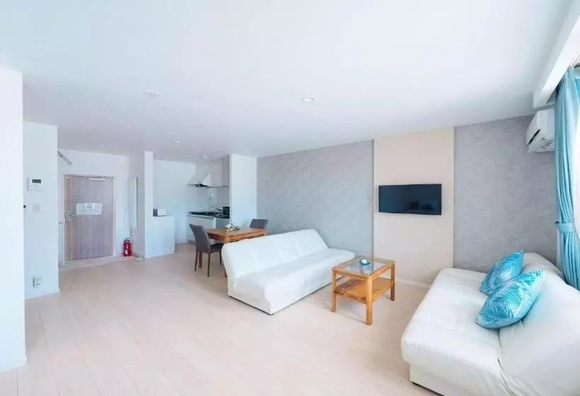 Hotelli California Miyakojima Resort