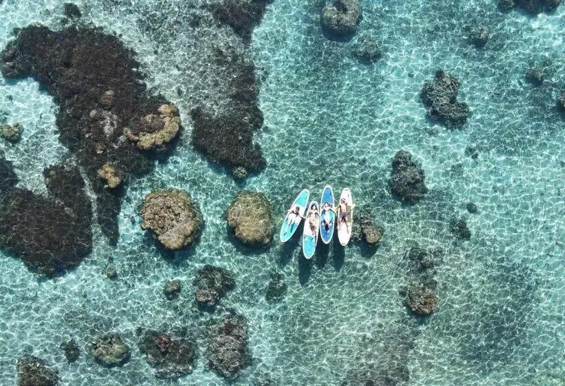 Hotelli California Miyakojima Resort