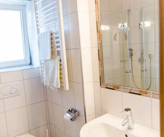 Hotelli Herrenschenke Café Eiring