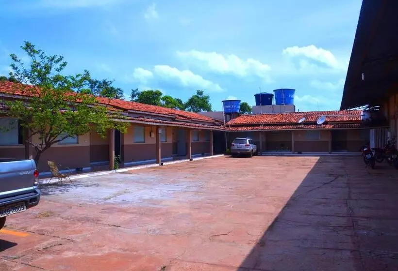 Majatalo Pousada Universal