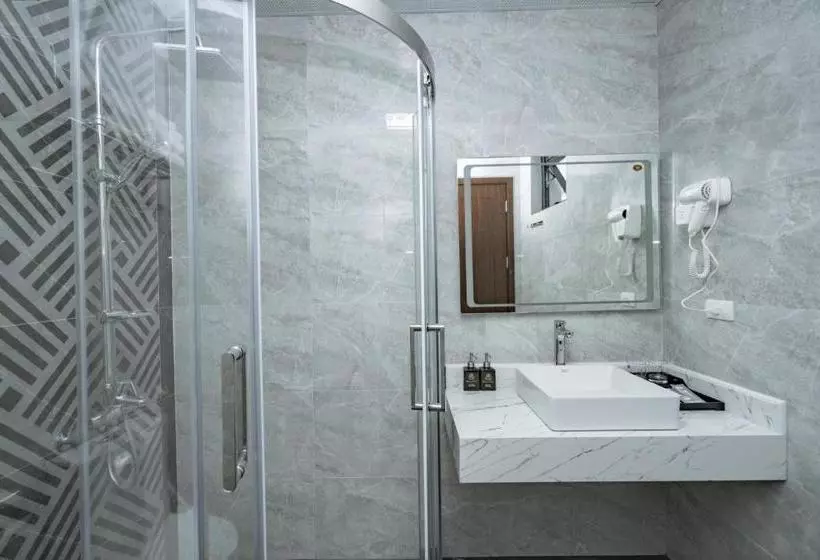 هتل Luxury Palace