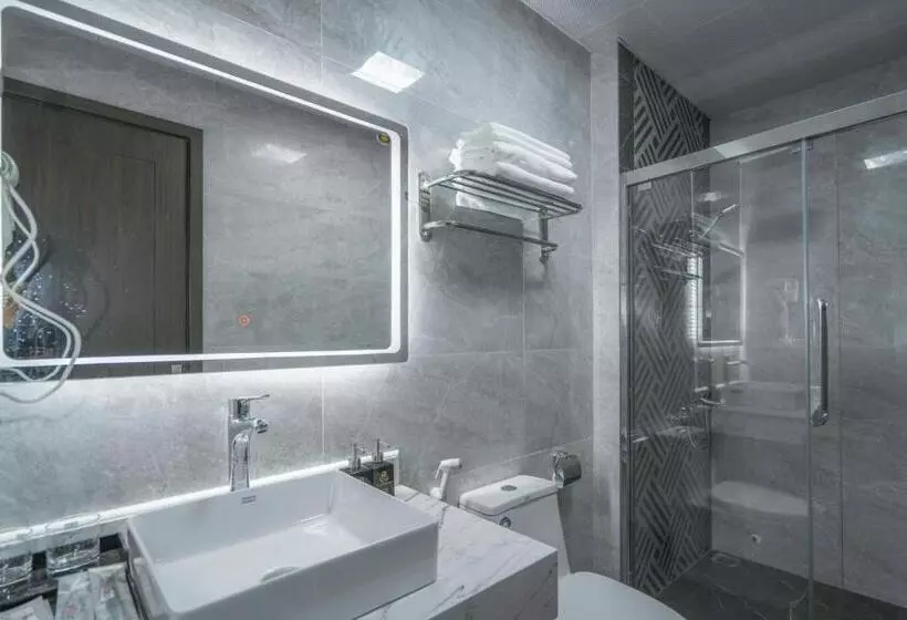 هتل Luxury Palace