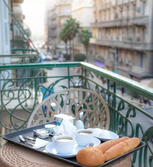 هتل Regency Inn
