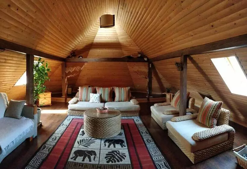 Majatalo садиба градний узвіз