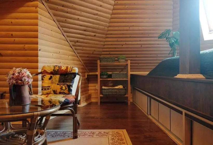 Majatalo садиба градний узвіз