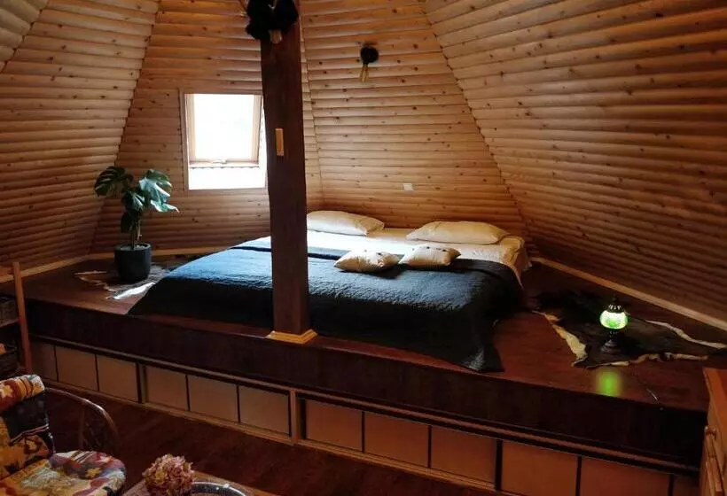 Majatalo садиба градний узвіз