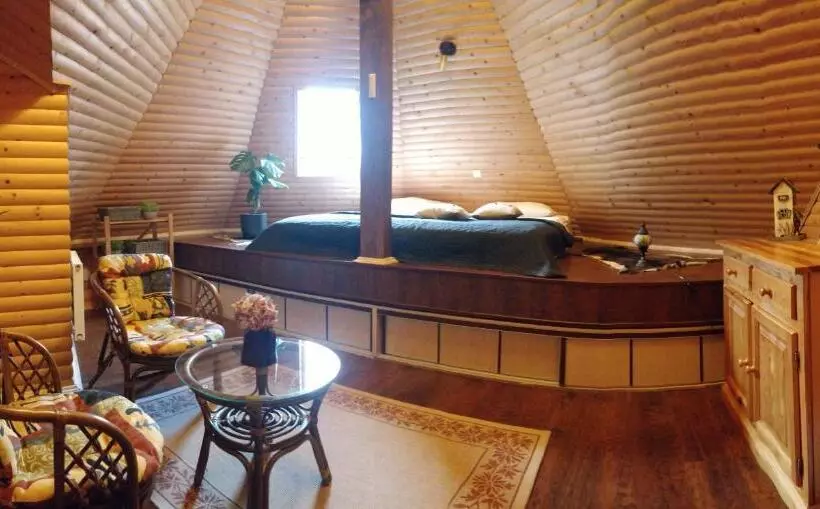 Majatalo садиба градний узвіз