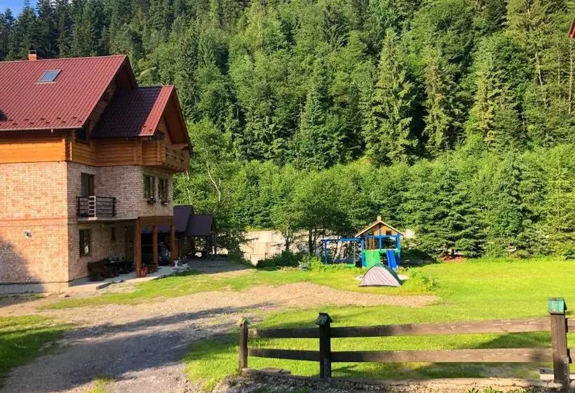 Majatalo під магурою