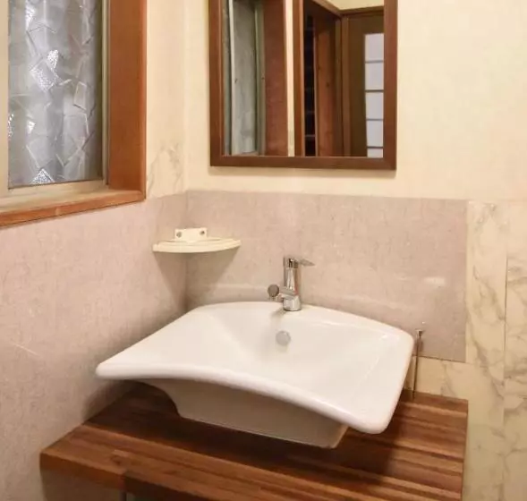 ユースホステル 一棟貸し切り ゲストハウス Sai