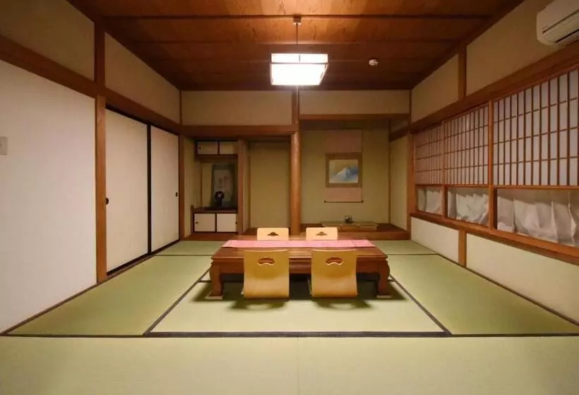 ユースホステル 一棟貸し切り ゲストハウス Sai