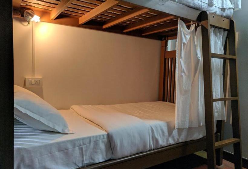 Vandrarhem Adri Chembra