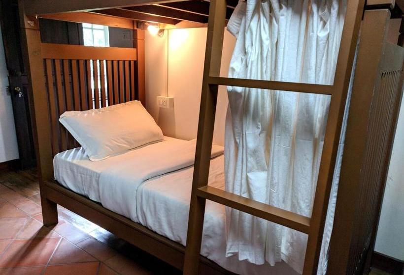 Vandrarhem Adri Chembra