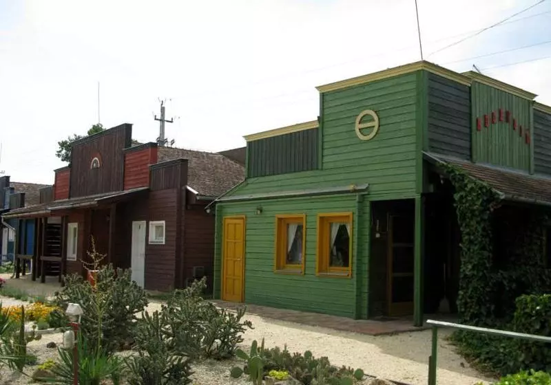 Aamiaismajoitus (B&B) Convoy Panzió