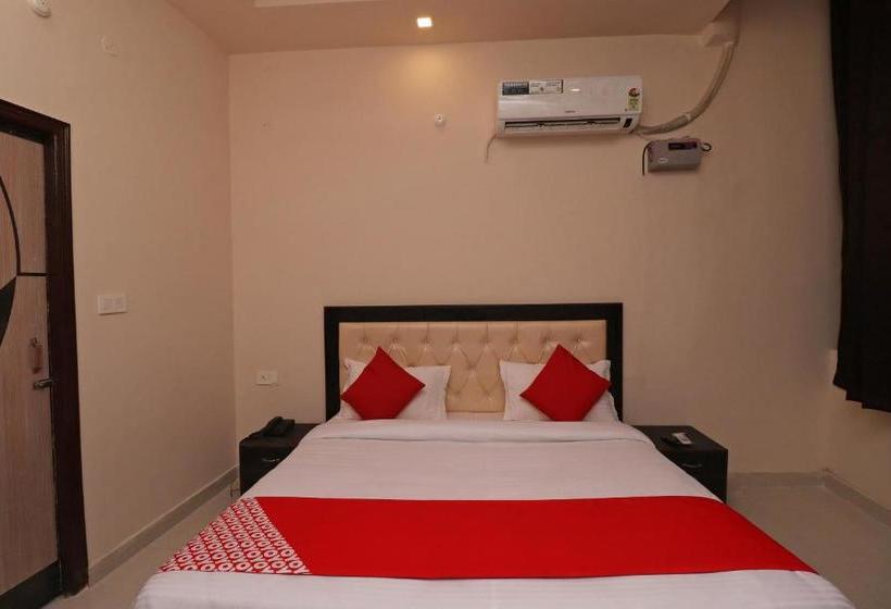 בית מלון כפרי Oyo 39292  Tejasvi