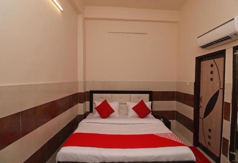 בית מלון כפרי Oyo 39292  Tejasvi