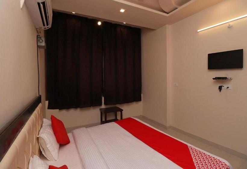 בית מלון כפרי Oyo 39292  Tejasvi