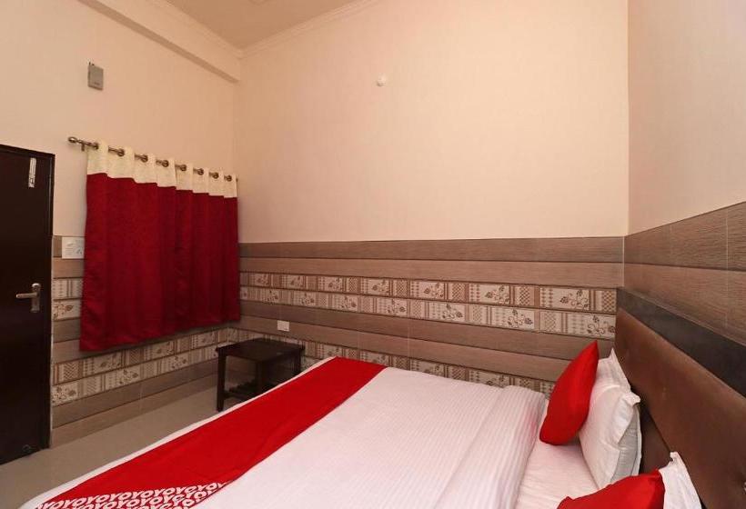 בית מלון כפרי Oyo 39292  Tejasvi