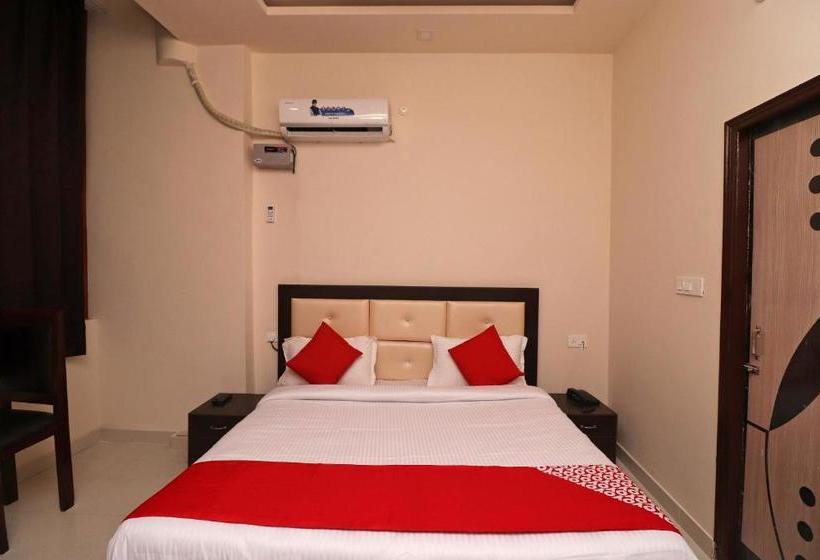 בית מלון כפרי Oyo 39292  Tejasvi