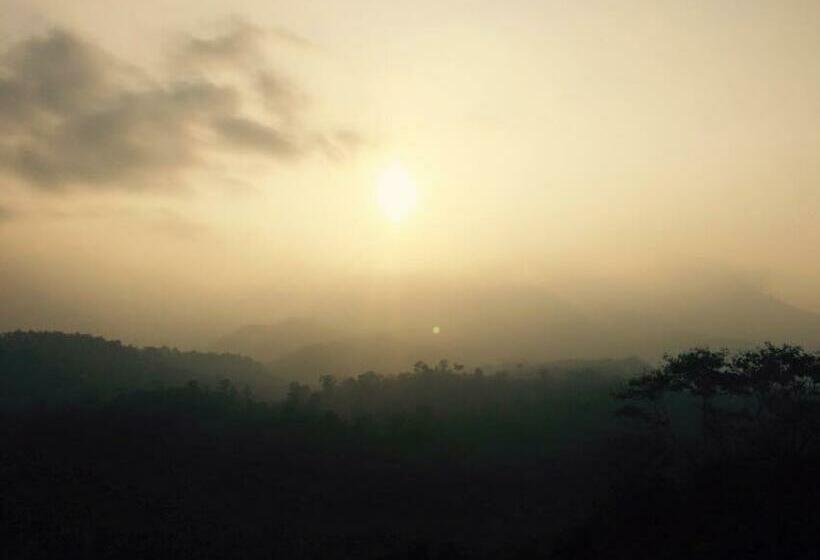 Hotel Pristine Hills