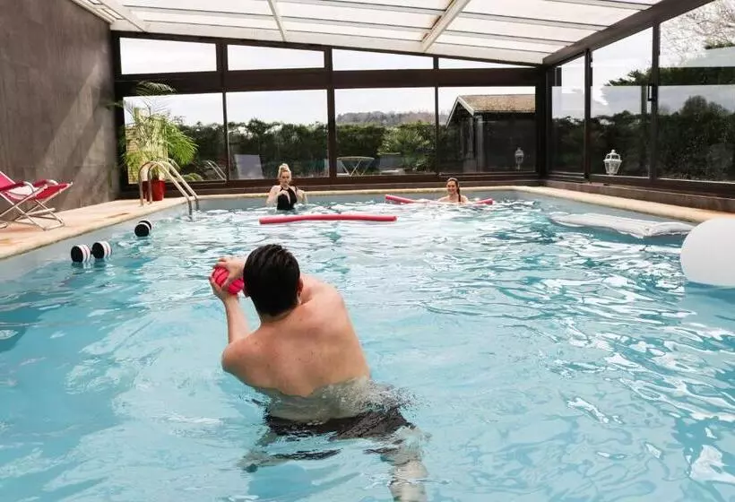 Bed and Breakfast Akoa Villa