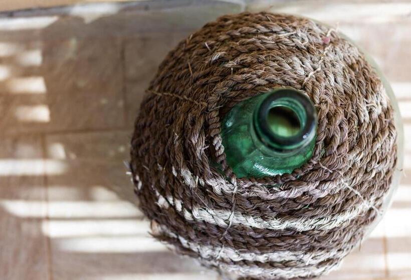 تختخواب و صبحانه Brezza Marina