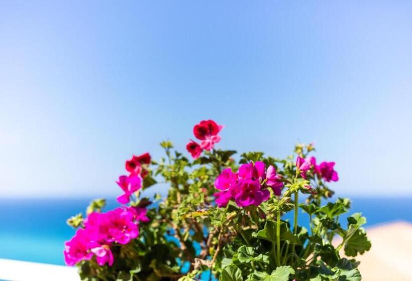 تختخواب و صبحانه Brezza Marina