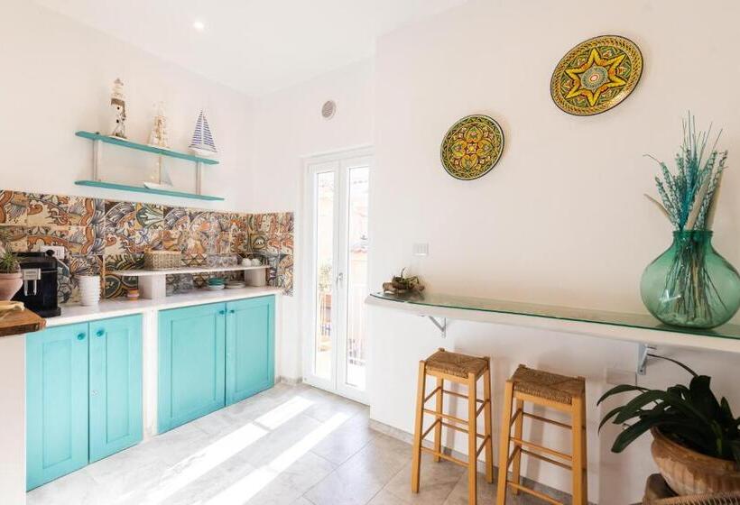 تختخواب و صبحانه Brezza Marina