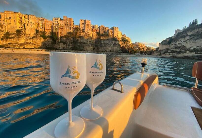 تختخواب و صبحانه Brezza Marina