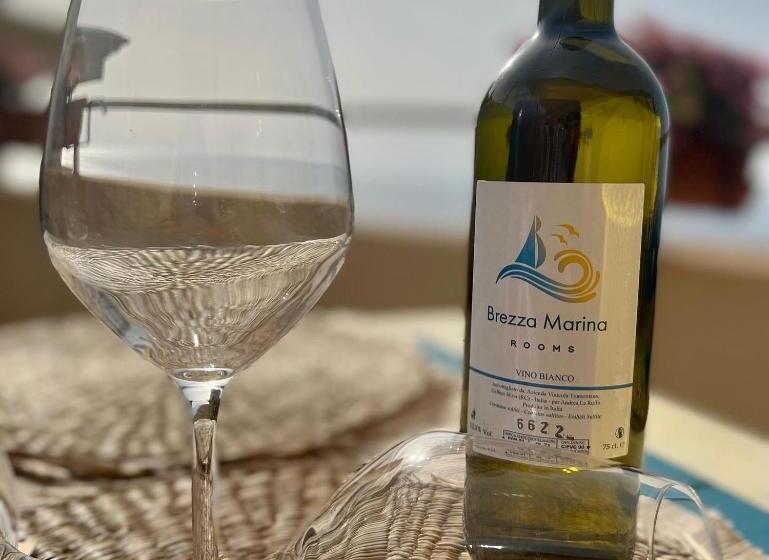 تختخواب و صبحانه Brezza Marina