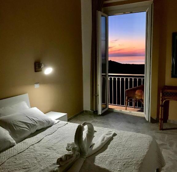 تختخواب و صبحانه Brezza Marina