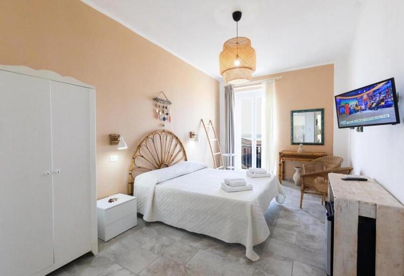 تختخواب و صبحانه Brezza Marina