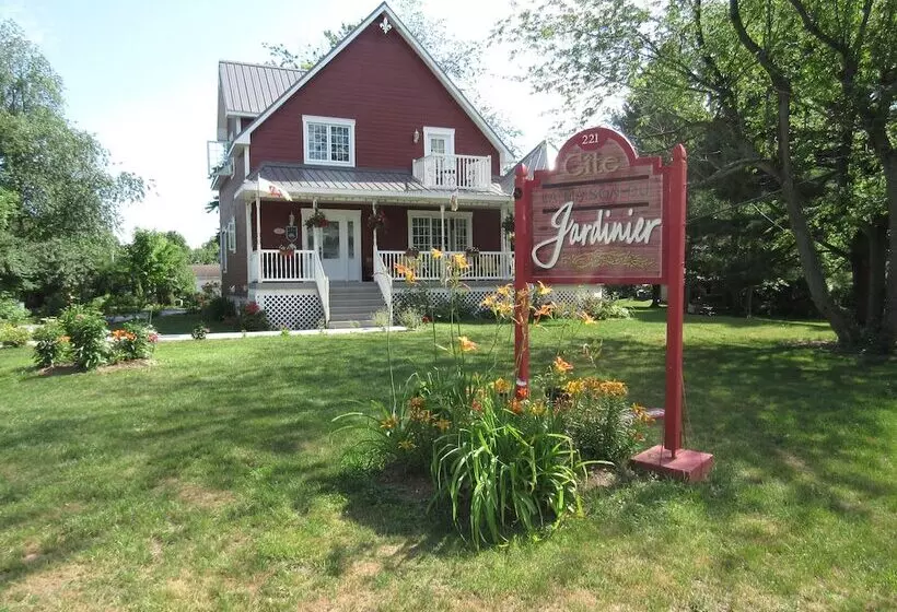 Aamiaismajoitus (B&B) Gîte La Maison Du Jardinier