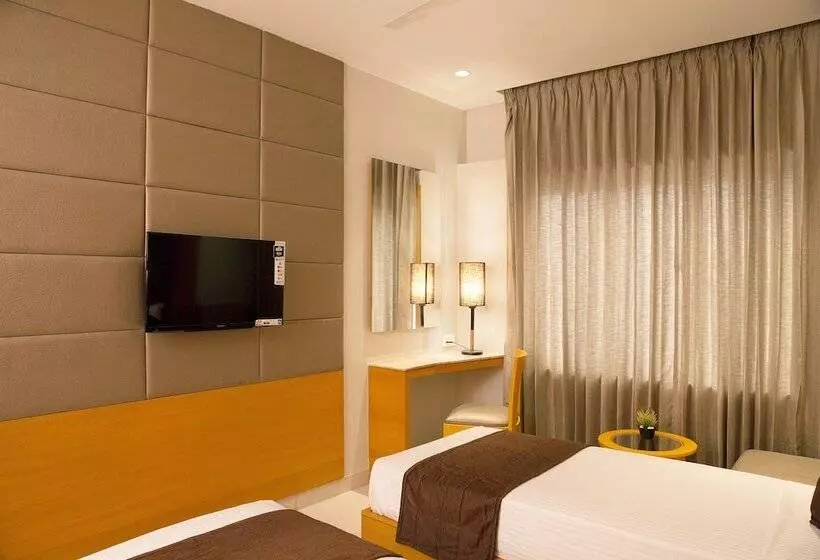 Hotelli Sri Aadhish Grand