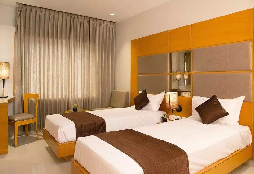 Hotelli Sri Aadhish Grand