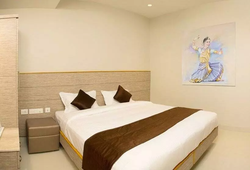 Hotelli Sri Aadhish Grand