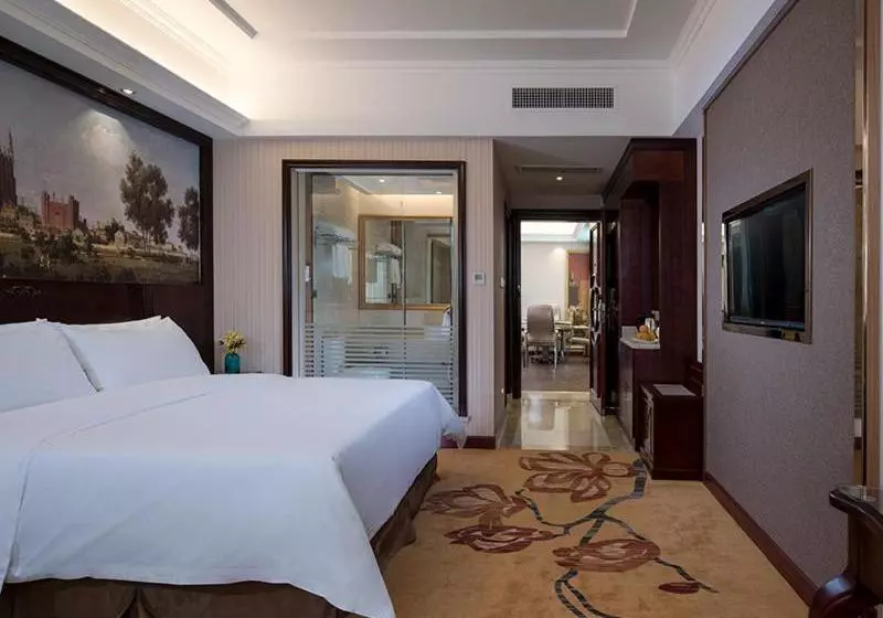 Vienna Hotel Guangdong Donguan Daling Mountain Sports Park