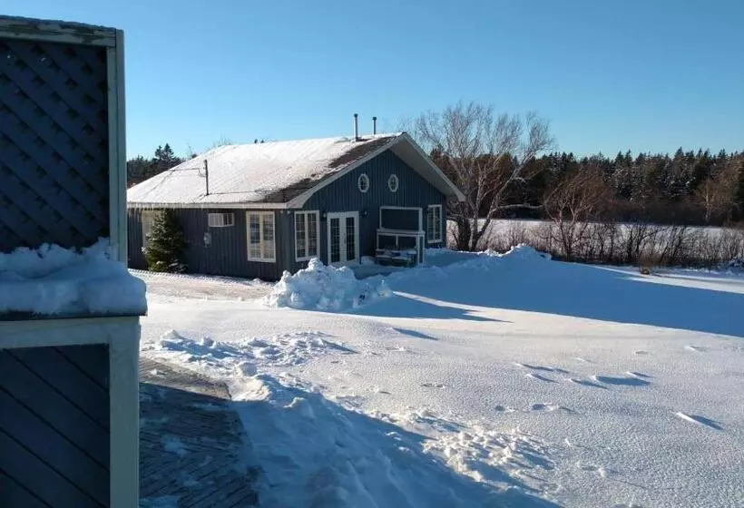 Retkeilymaja Amherst Shore Country Inn