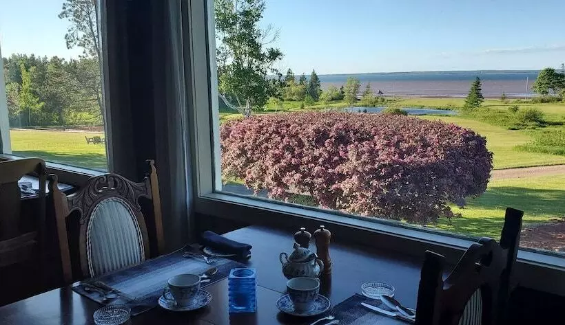 Retkeilymaja Amherst Shore Country Inn