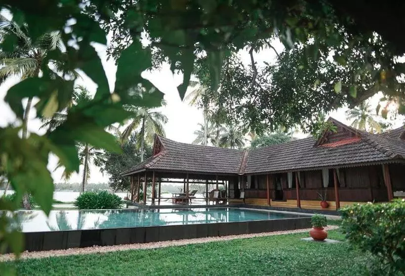 Hotelli Vismaya Lake Heritage