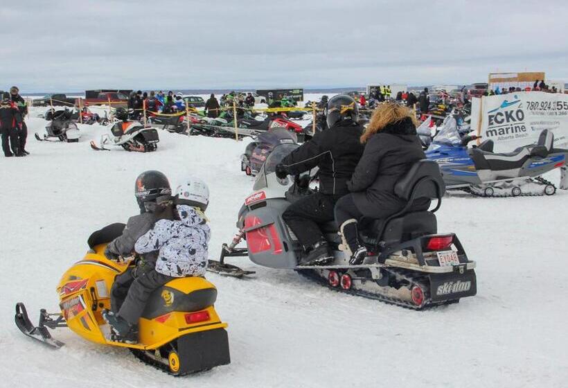 فندق على الطريق Alberta Beach Inn And Suites